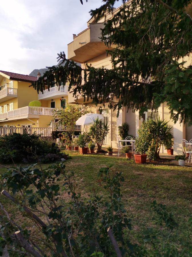 Apartments Sretna Gradac  Buitenkant foto