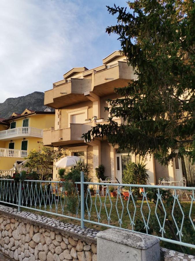 Apartments Sretna Gradac  Buitenkant foto