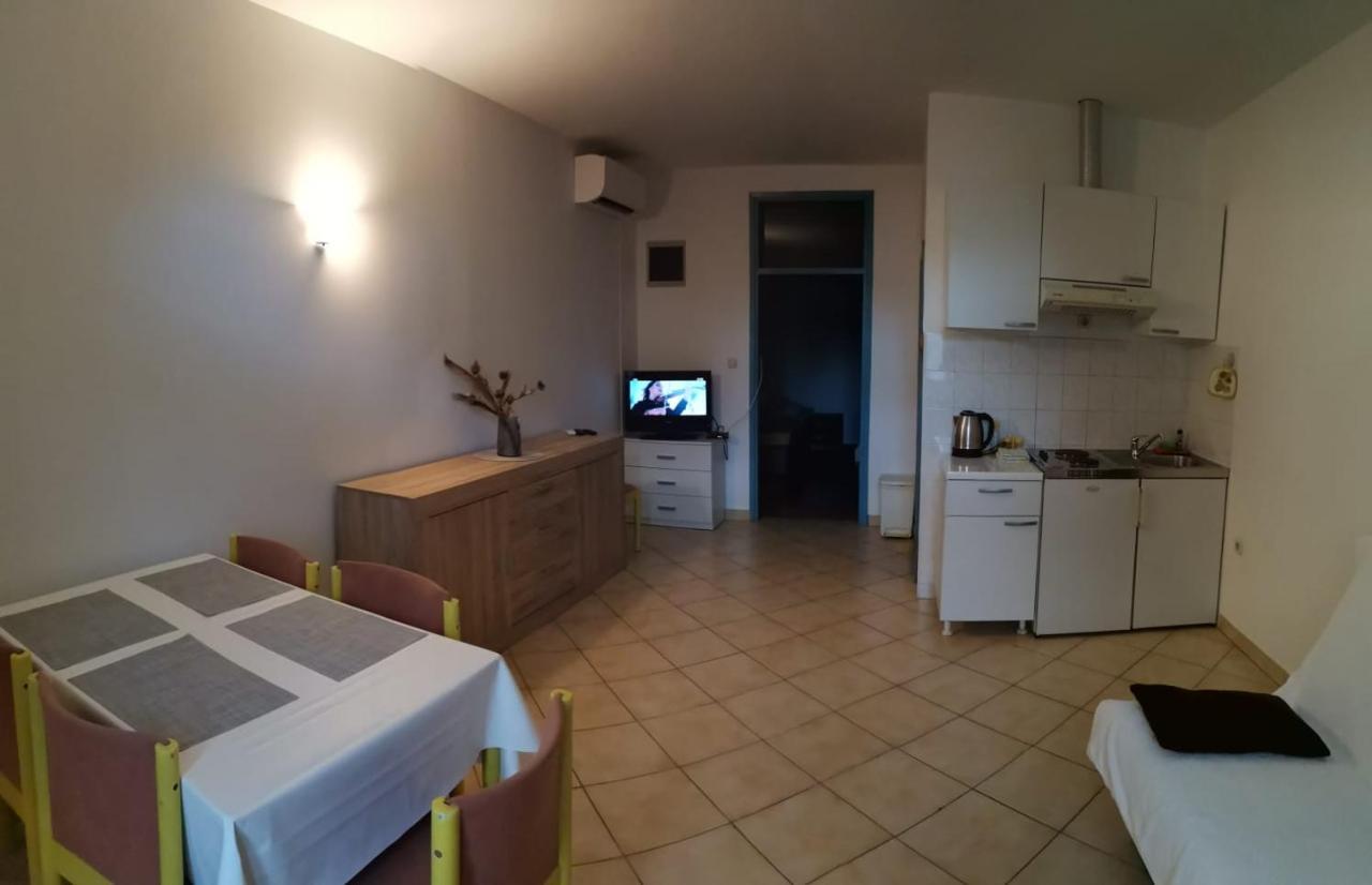 Apartments Sretna Gradac  Buitenkant foto